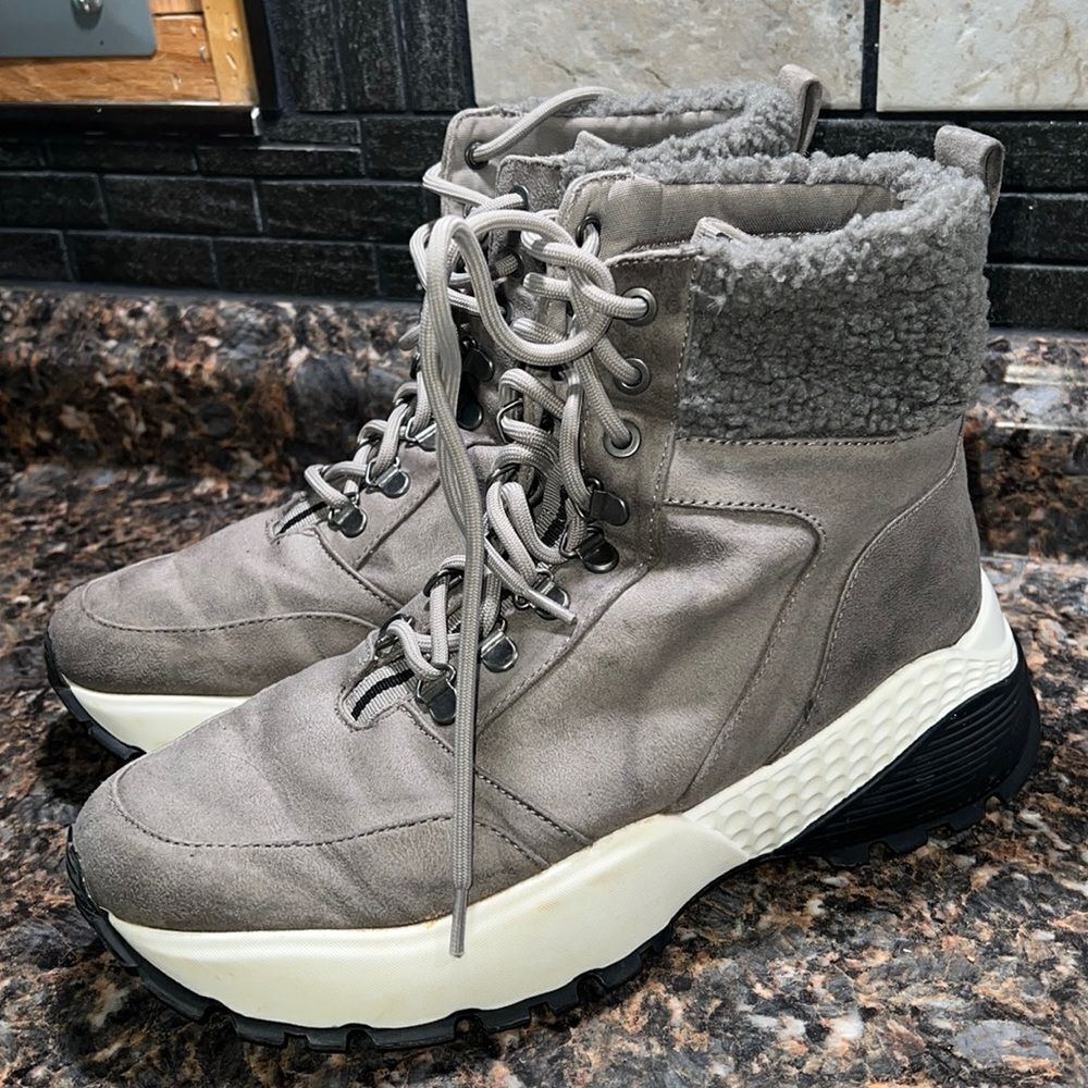 Women's Gray Winter Boots